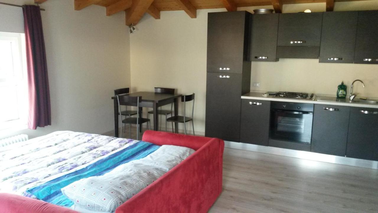 B&B " Guzzi - Inn " Мандельо дел Ларио Екстериор снимка